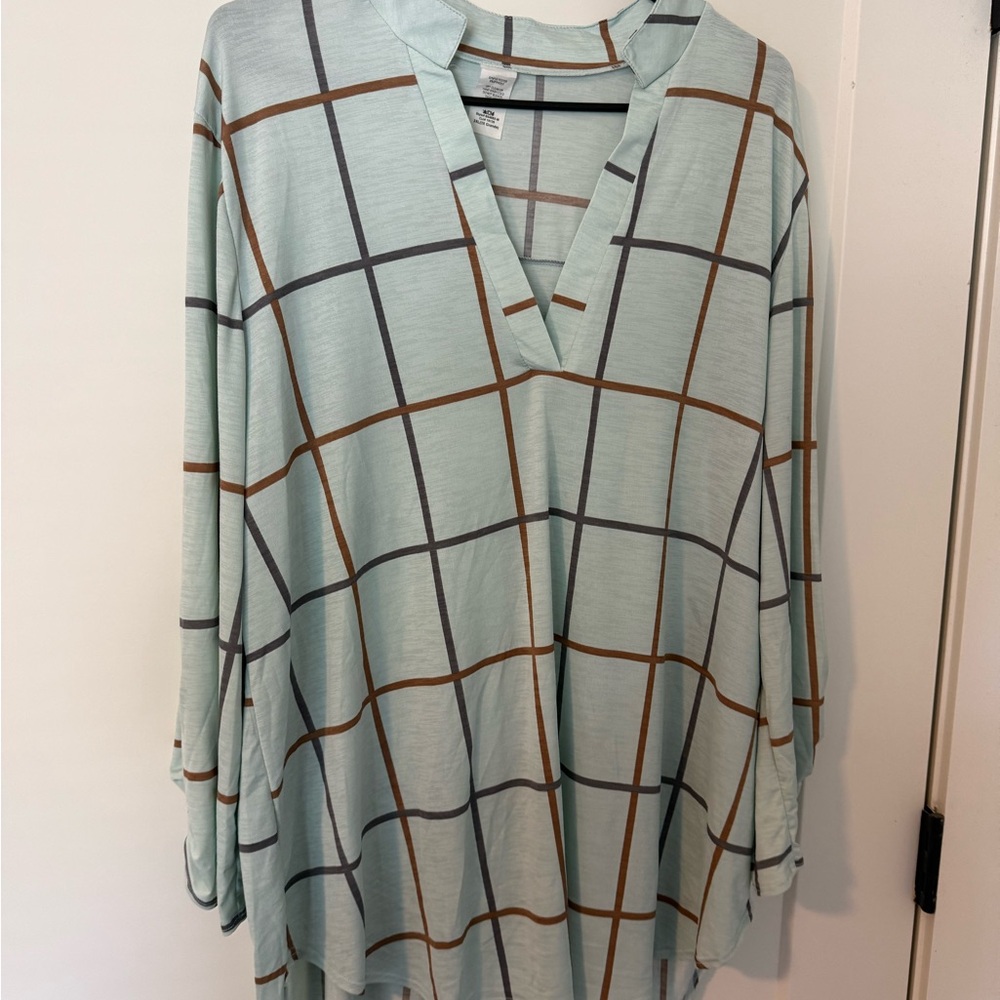 Light Mint Grid Pattern V-Neck Tunic Top